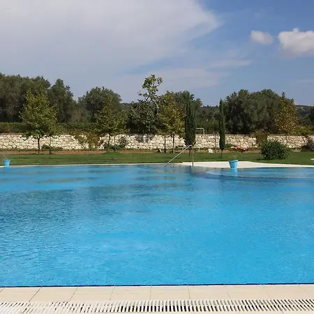 Konvoy & The Country Club * سفيريهيسار
