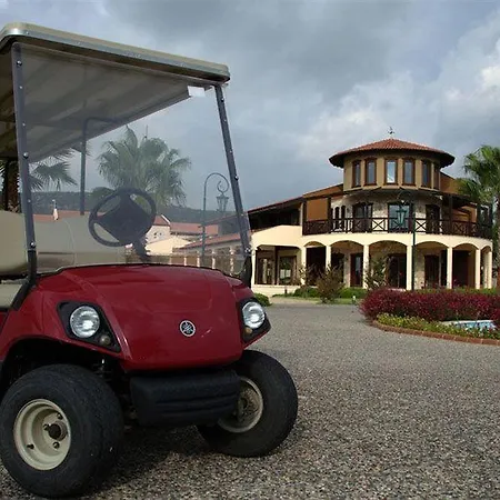 منزل ريفي Konvoy & The Country Club *