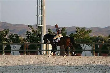 Konvoy & The Country Club *