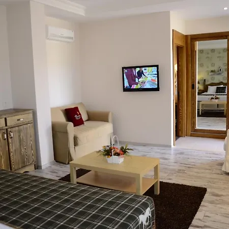 Konvoy & The Country Club Kır Evi *