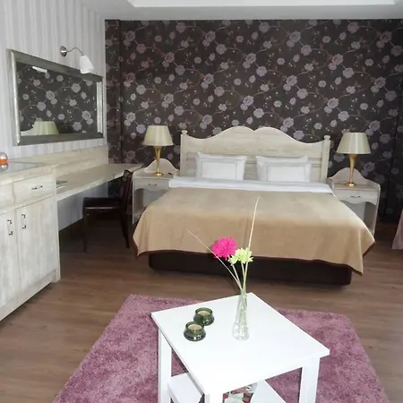 Kır Evi Konvoy & The Country Club