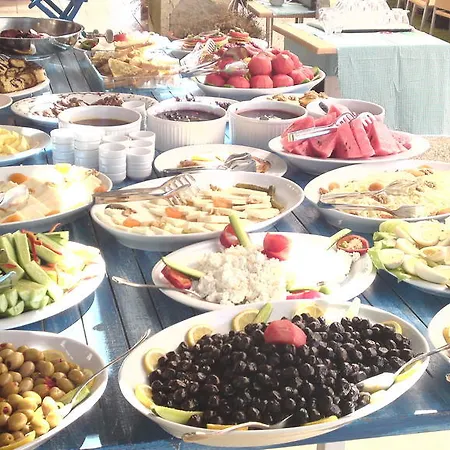 Konvoy & The Country Club Kır Evi